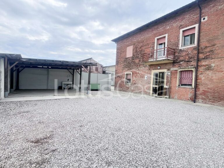 Ampia porzione di casa a pochi passi dal centro di Finale Emilia - foto 20
