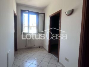 Soluzione Unica e Indipendente: Casa Indipendente con Imponente Capannone Artigianale a San Biagio - foto 2
