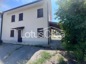 Soluzione Unica e Indipendente: Casa Indipendente con Imponente Capannone Artigianale a San Biagio - foto 6