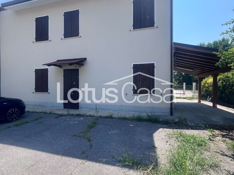 Soluzione Unica e Indipendente: Casa Indipendente con Imponente Capannone Artigianale a San Biagio - foto 7