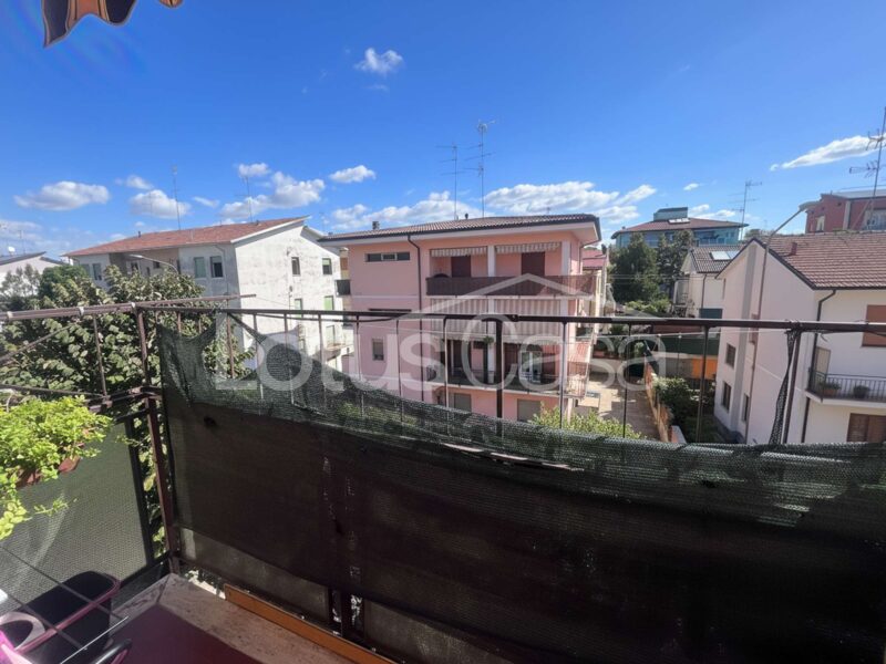 Spazioso quadrilocale con Garage adiacente al Centro e al le Scuole a Finale Emilia